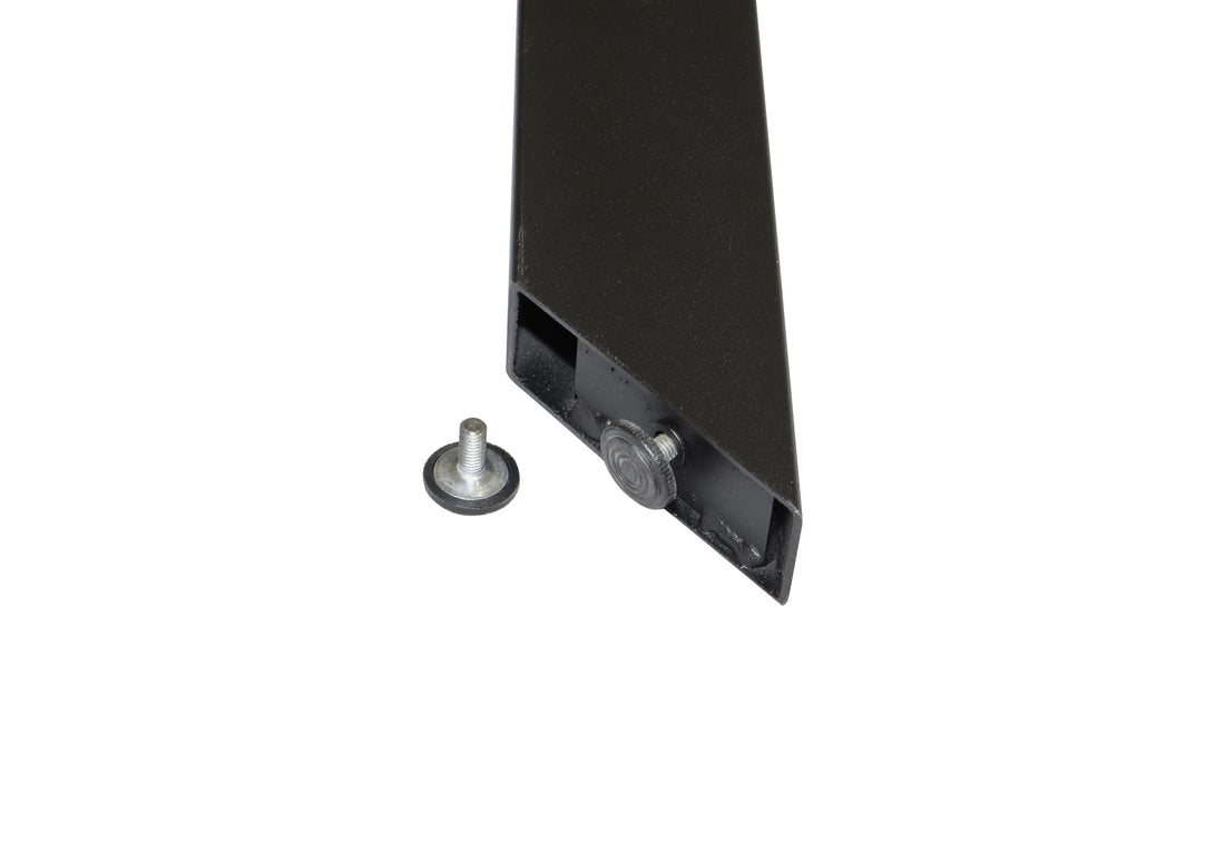 Esstisch ANTON Wildeiche Massiv mit Schweizer Kante – 3 cm Platte, Spider-Gestell Metall Schwarz, geölt (160–240 cm)