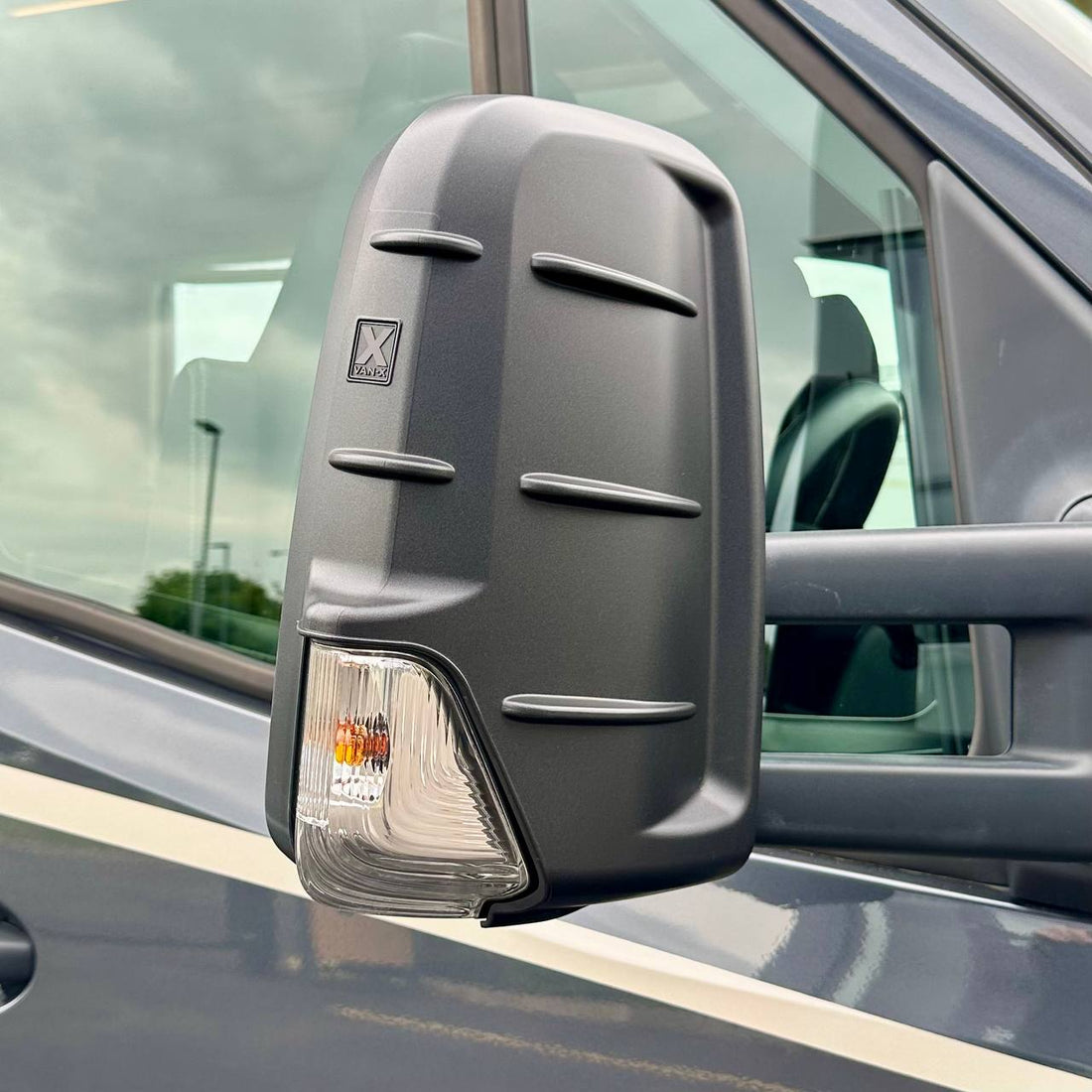 Mercedes Sprinter 906 Spiegelkappen Abdeckungen – Wing Mirror Cap Covers mit robuster Hammerite-Oberfläche, Set (2 Stück)