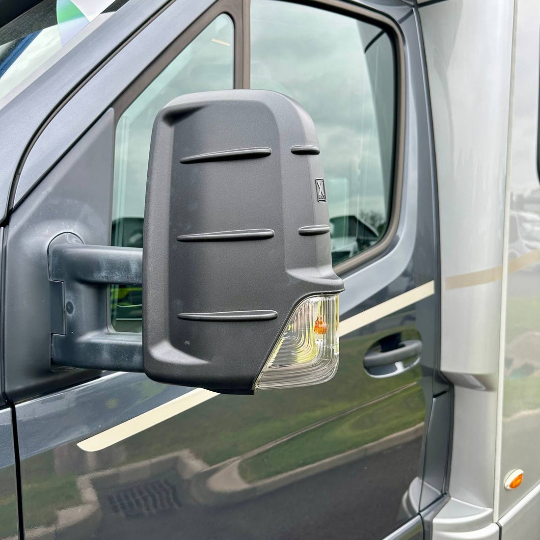 Mercedes Sprinter 906 Spiegelkappen Abdeckungen – Wing Mirror Cap Covers mit robuster Hammerite-Oberfläche, Set (2 Stück)