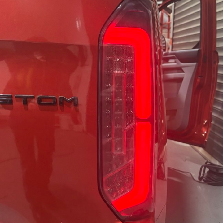 Ford Transit Custom (ab 2024) LED Rückleuchten Smoke – smoked Linsen, Plug & Play, straßenzugelassen