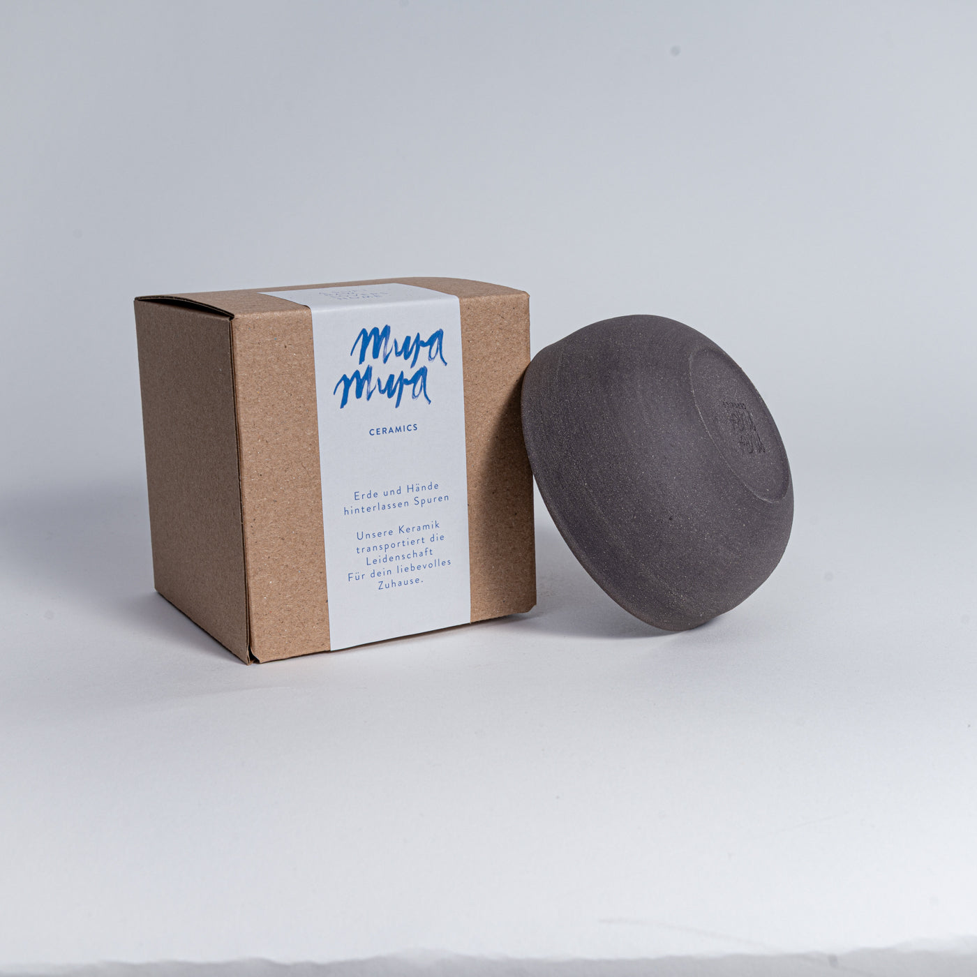 KUMO Cappuccino Tasse Grau/Schwarz – handgemachte Keramik aus Steinzeug, 220 ml, unglasiert außen & glasiert innen (Mannheim)