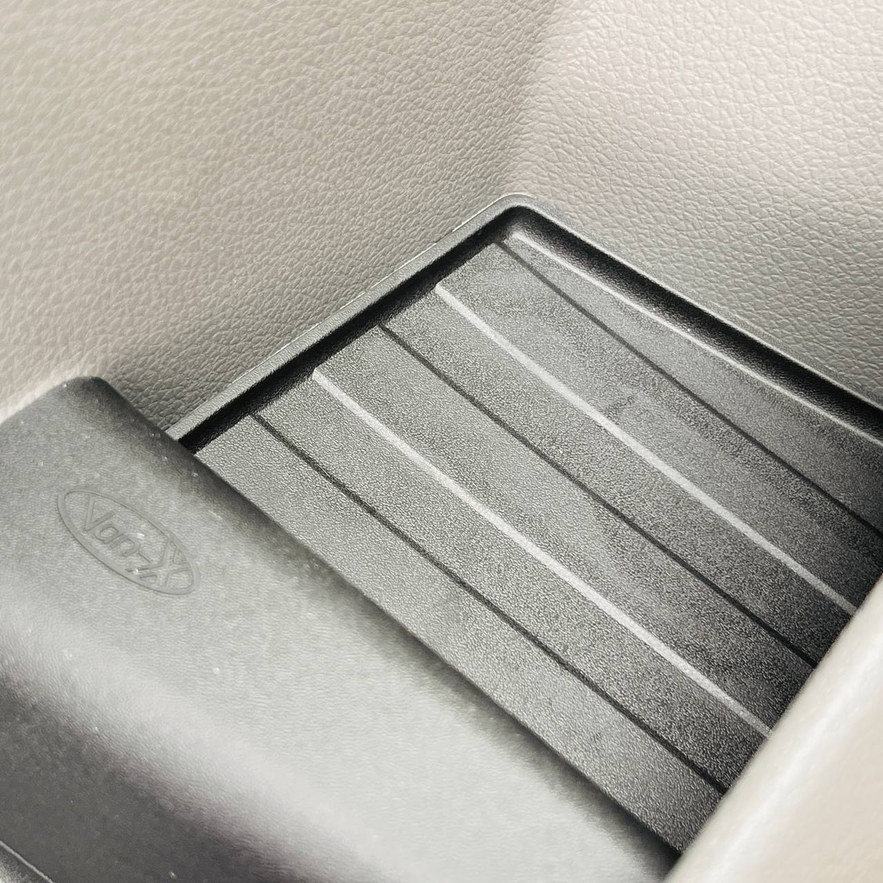 VW Crafter (ab 2018) Türfach-Einlagen Schwarz – Silikon/Gummi Door Pocket Inserts vorn (oben & unten), Set für 2 Türen