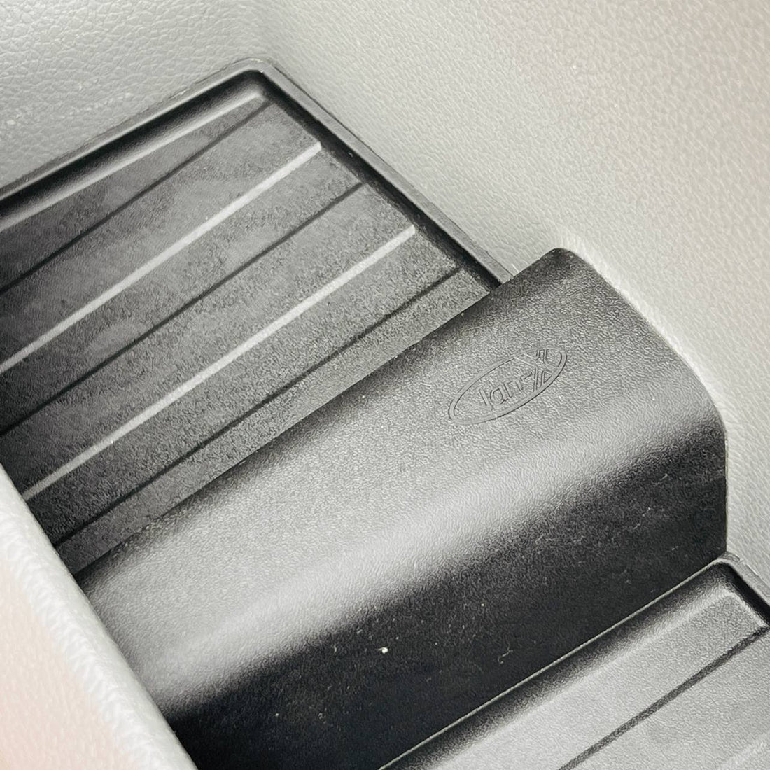 VW Crafter (ab 2018) Türfach-Einlagen Schwarz – Silikon/Gummi Door Pocket Inserts vorn (oben & unten), Set für 2 Türen