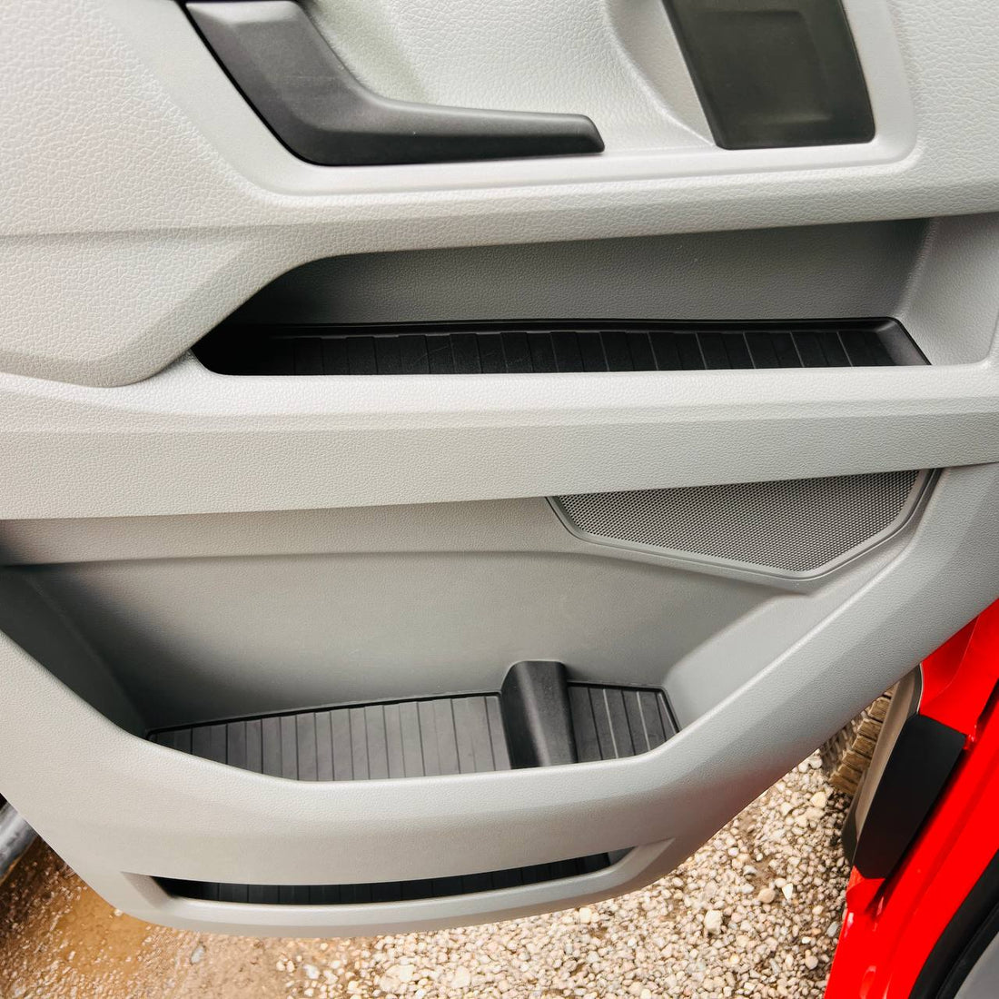 VW Crafter (ab 2018) Türfach-Einlagen Schwarz – Silikon/Gummi Door Pocket Inserts vorn (oben & unten), Set für 2 Türen