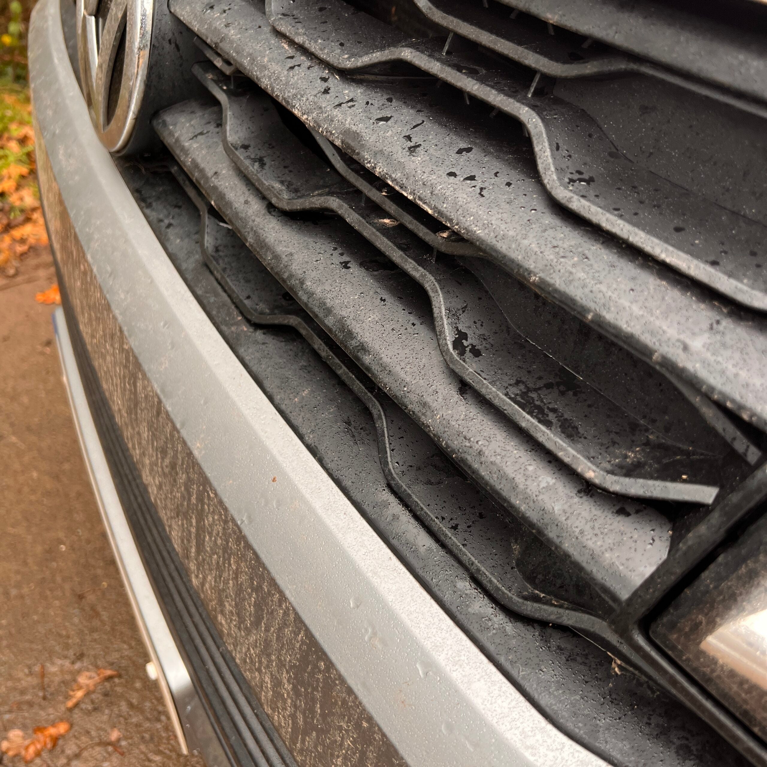 For VW T6 R-Line Front Grille (2 in 1) Badged/Badgeless - Matte Black