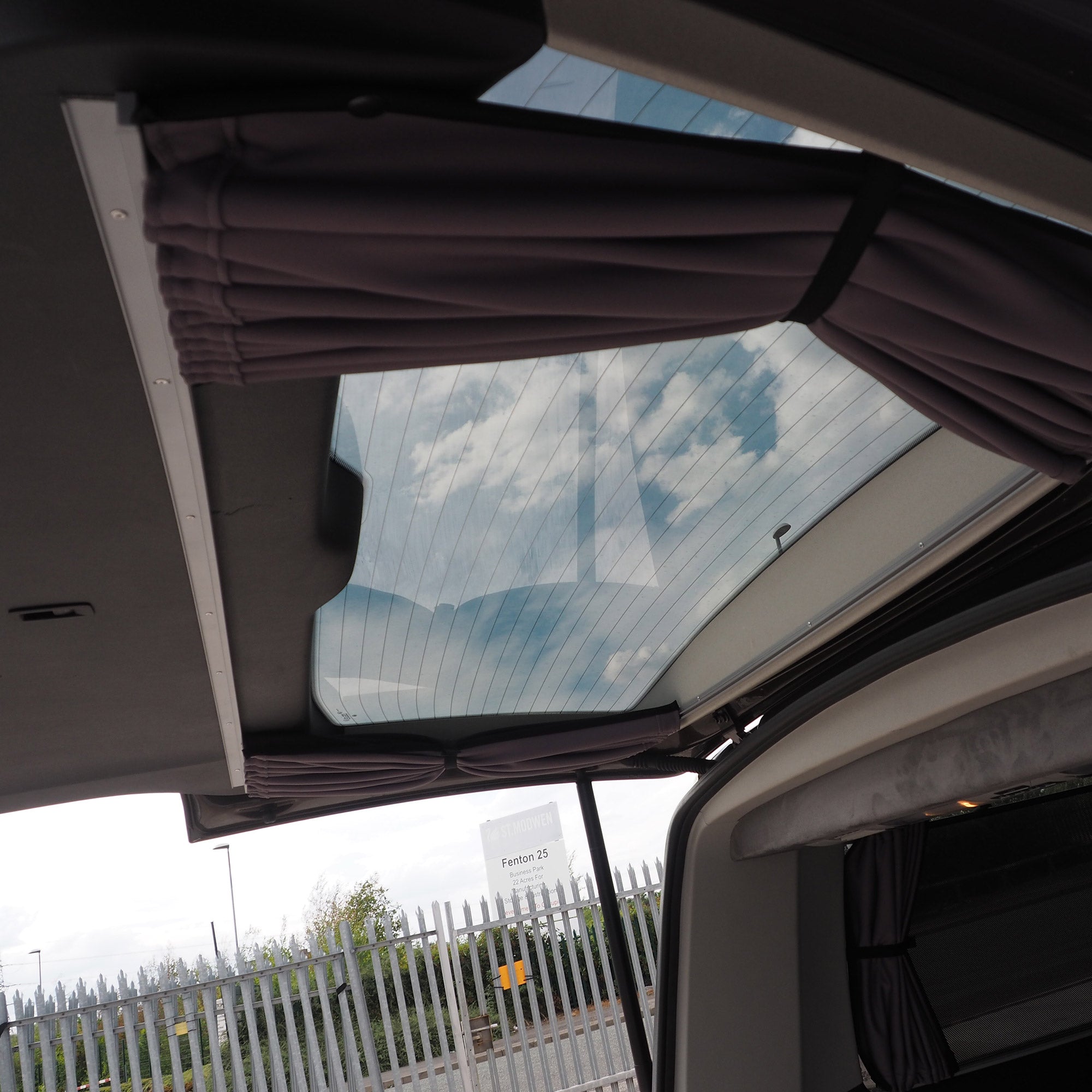 VW T5 Premium Heckklappenfenster Vorhang (1x) – Blackout Curtain Kit inkl. Montageset