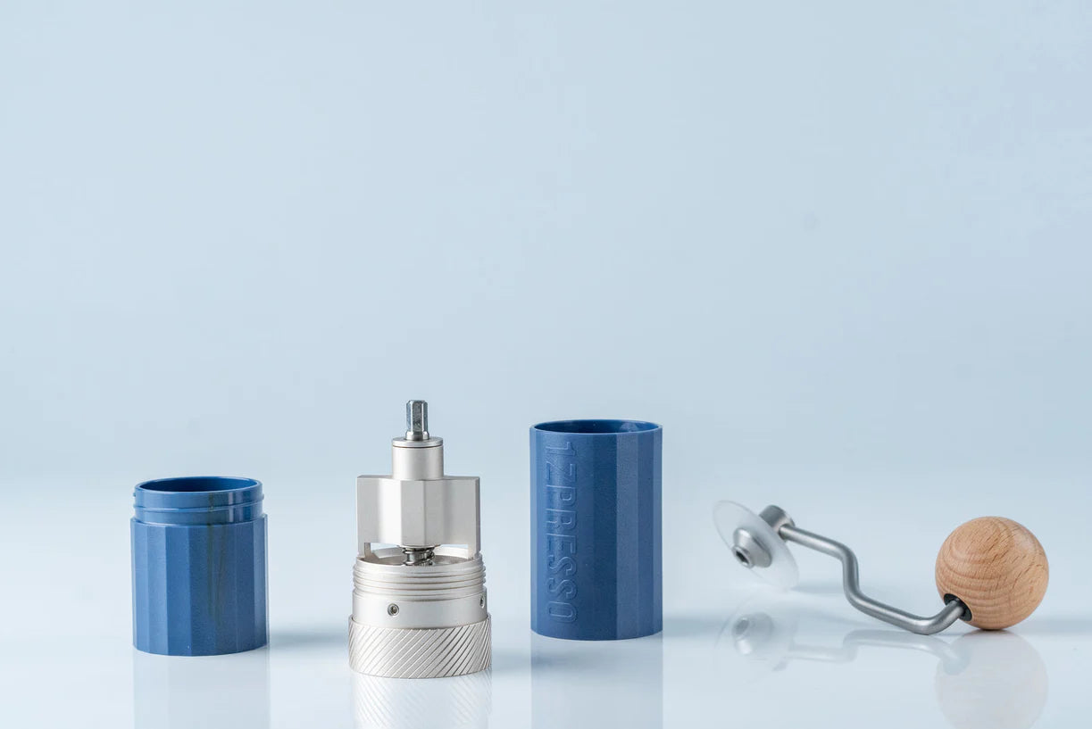 1Zpresso Q Air Manual Coffee Grinder – Compact, Lightweight, Durable, Ideal for Pour-Over Brewing, 4 Colors Available